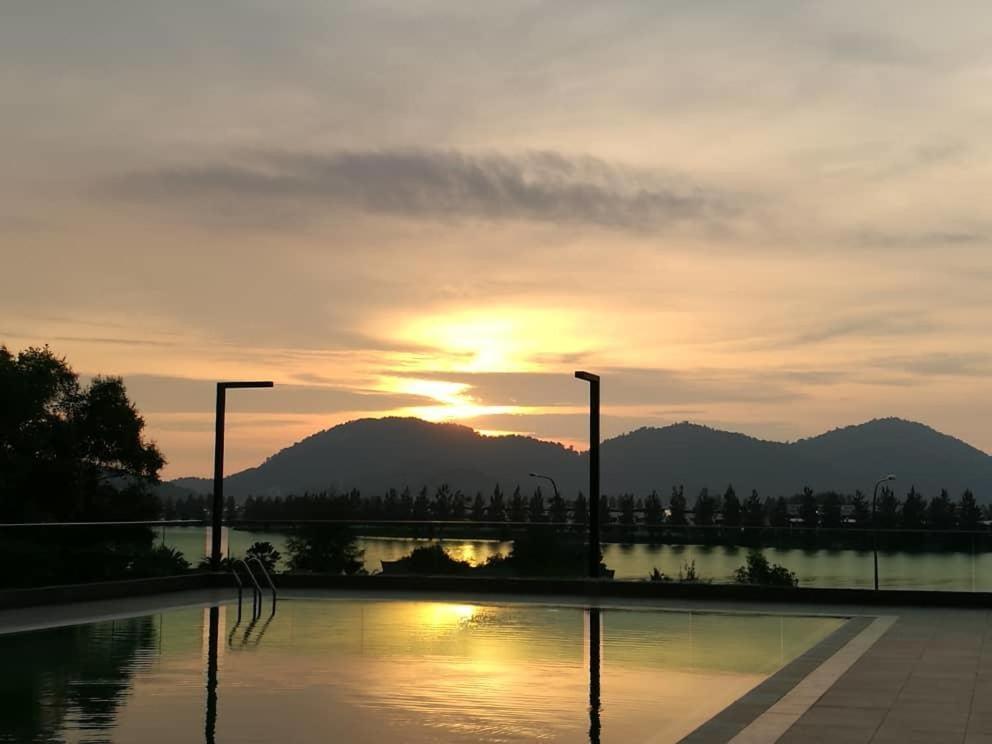 Marina Heights Seaview Resort Apartment II ルムット エクステリア 写真
