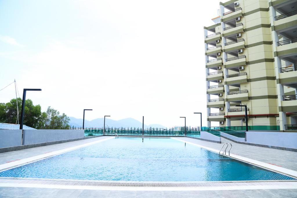 Marina Heights Seaview Resort Apartment II ルムット エクステリア 写真